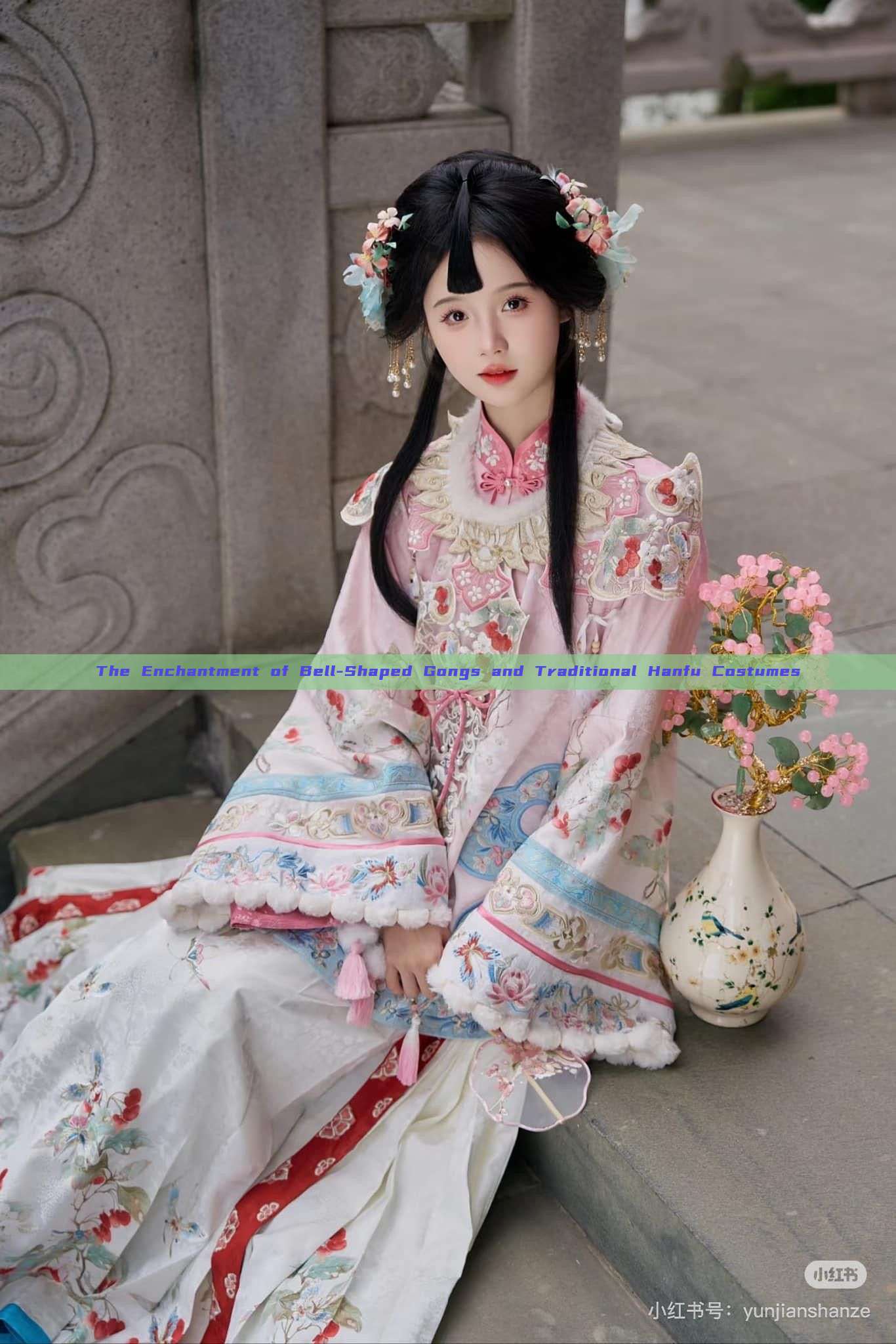 The Enchantment of Bell-Shaped Gongs and Traditional Hanfu Costumes The Enchantment of Bell-Shaped Gongs and Traditional Hanfu Costumes