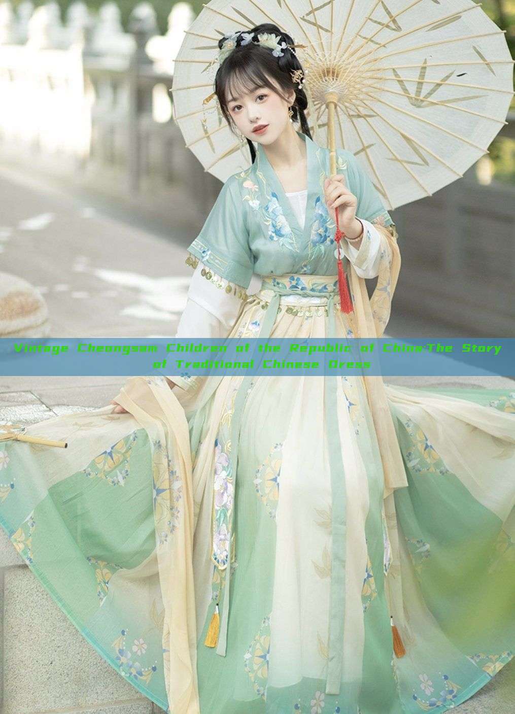 Vintage Cheongsam Children of the Republic of China:The Story of Traditional Chinese Dress Vintage Cheongsam Children of the Republic of China:The Story of Traditional Chinese Dress