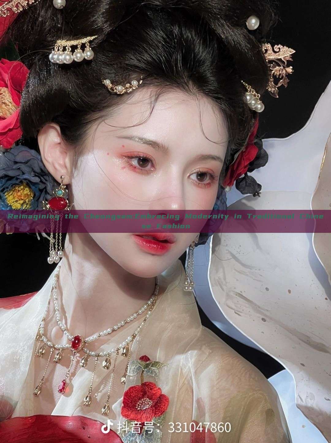 Reimagining the Cheongsam:Embracing Modernity in Traditional Chinese Fashion Reimagining the Cheongsam:Embracing Modernity in Traditional Chinese Fashion