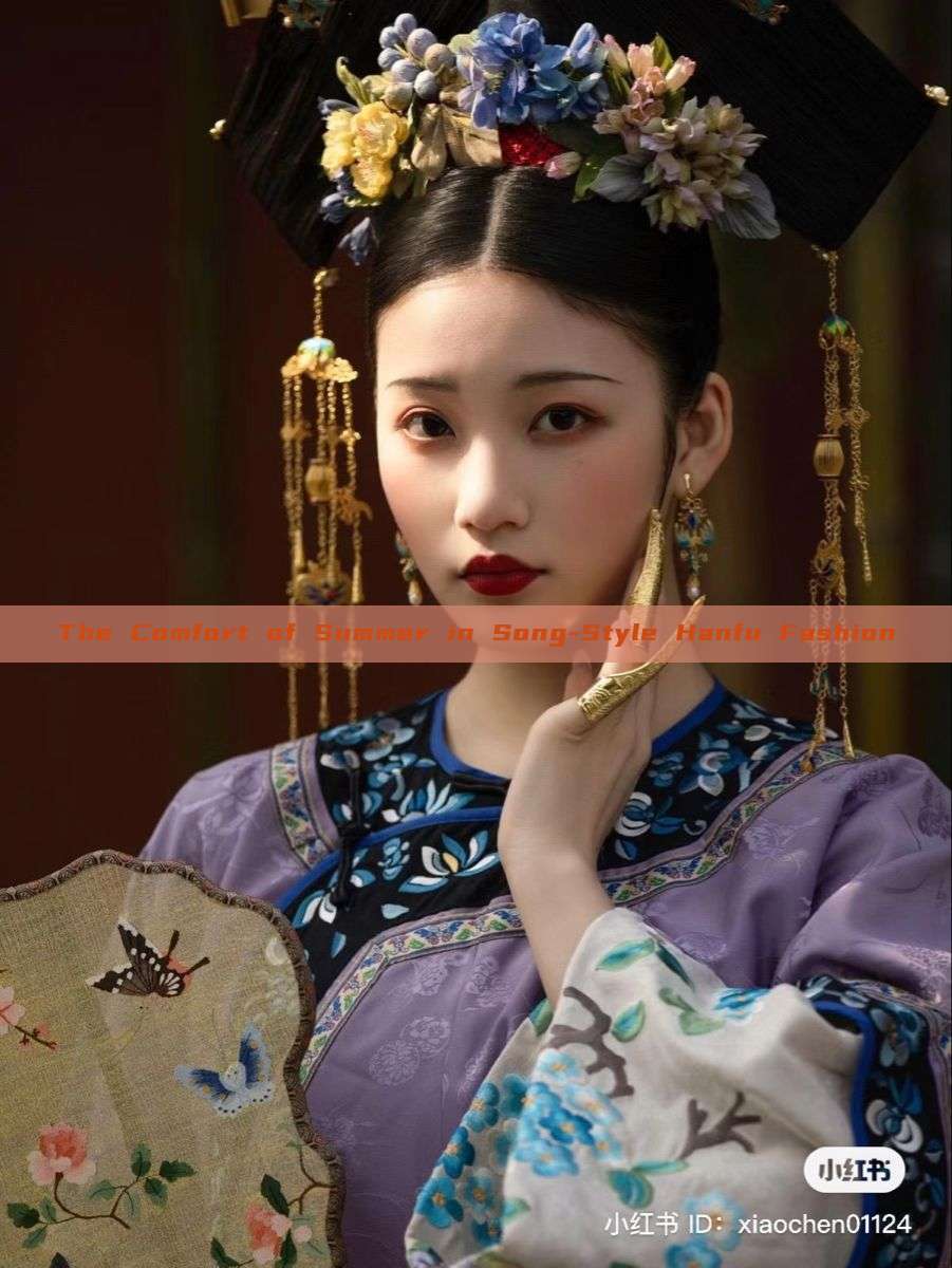 The Comfort of Summer in Song-Style Hanfu Fashion The Comfort of Summer in Song-Style Hanfu Fashion