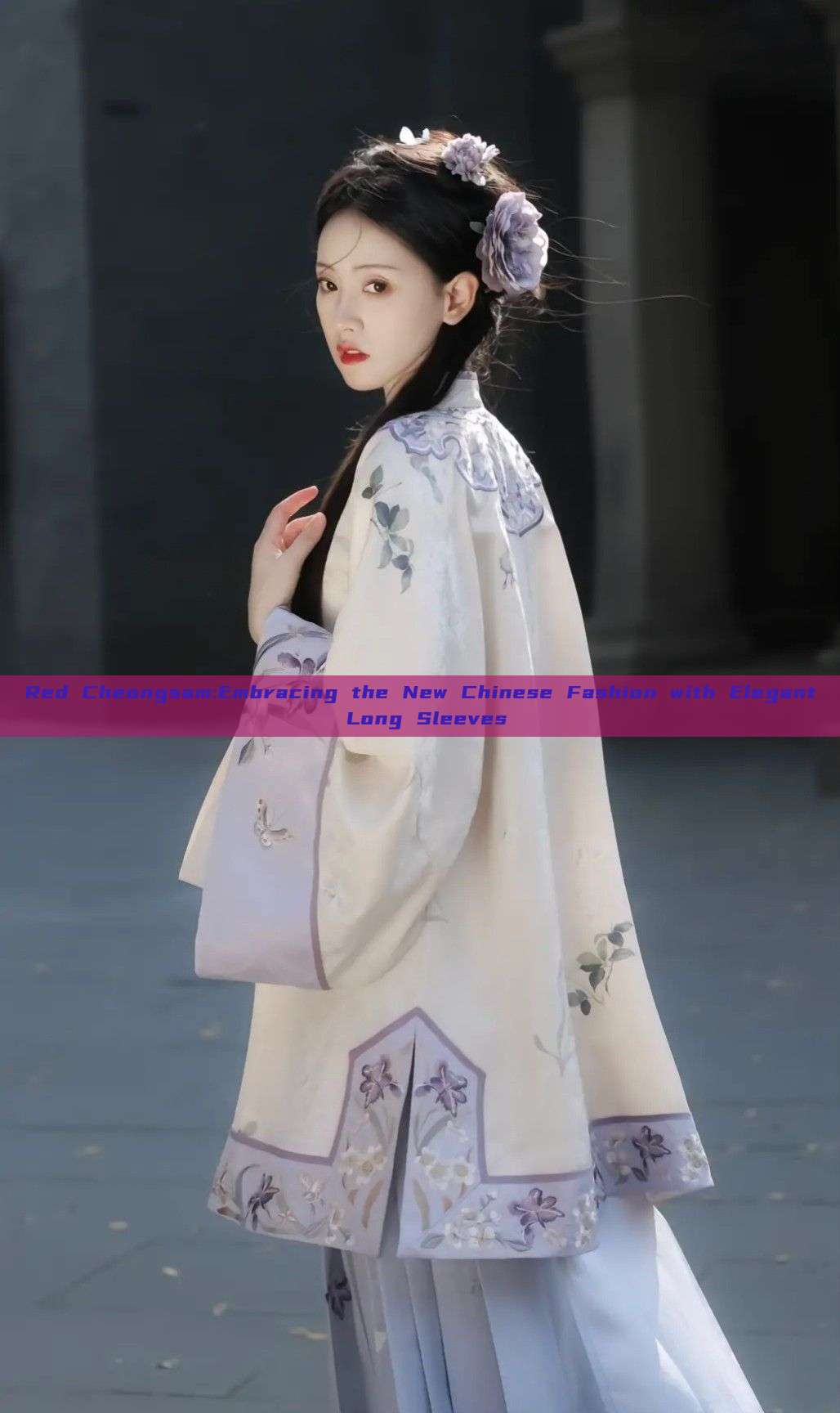 Red Cheongsam:Embracing the New Chinese Fashion with Elegant Long Sleeves Red Cheongsam:Embracing the New Chinese Fashion with Elegant Long Sleeves