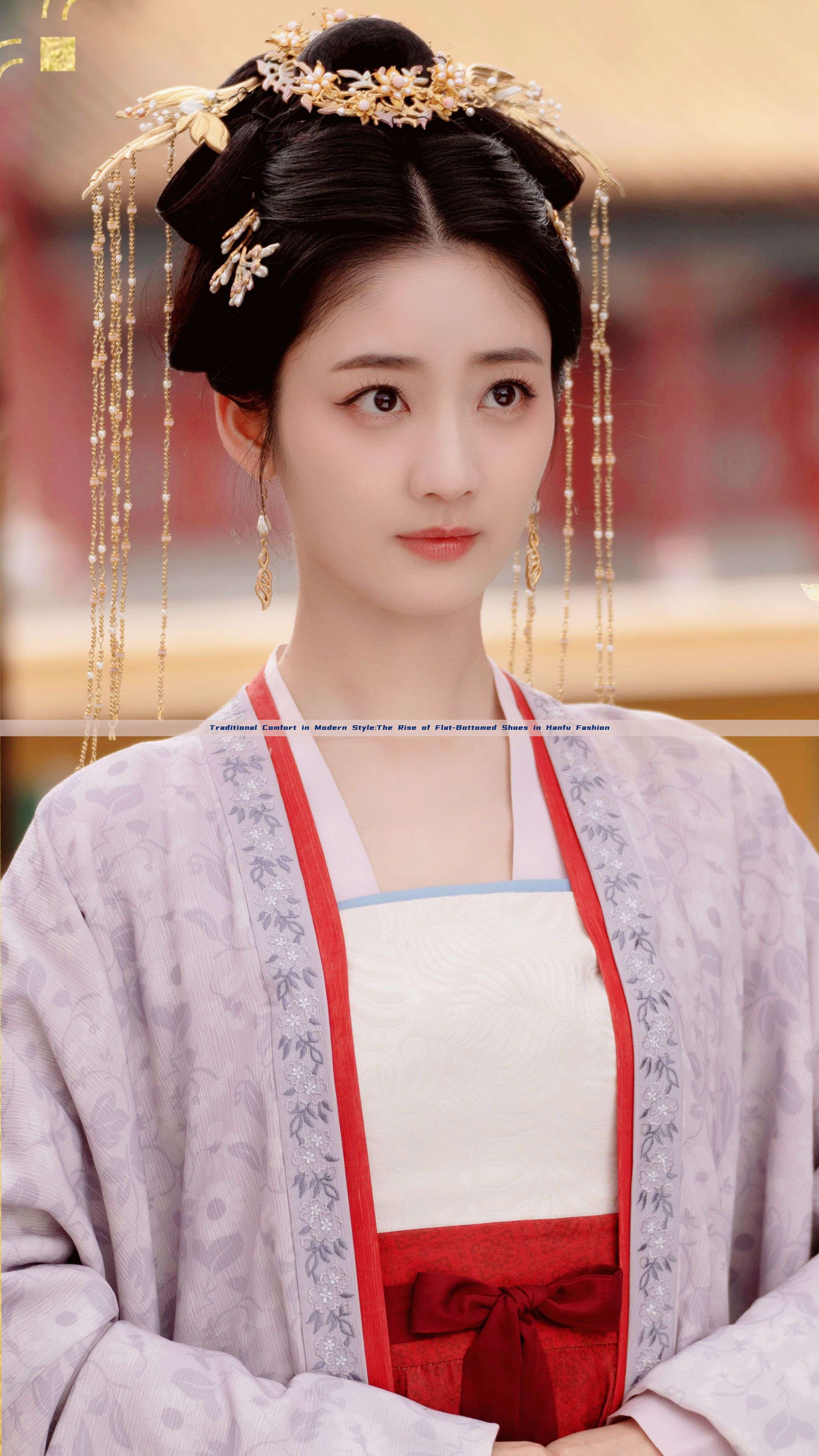 Traditional Comfort in Modern Style:The Rise of Flat-Bottomed Shoes in Hanfu Fashion Traditional Comfort in Modern Style:The Rise of Flat-Bottomed Shoes in Hanfu Fashion