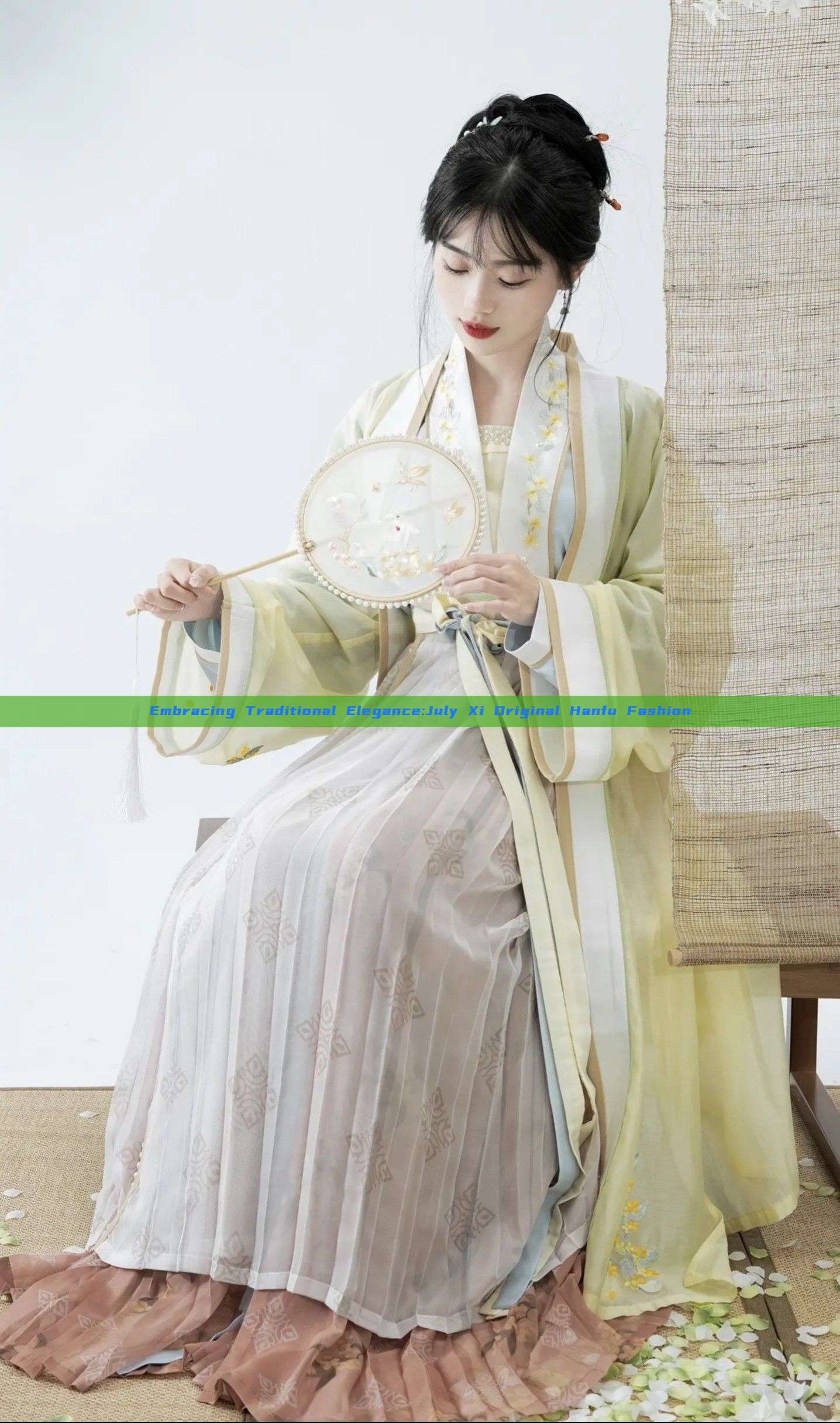 Embracing Traditional Elegance:July Xi Original Hanfu Fashion Embracing Traditional Elegance:July Xi Original Hanfu Fashion