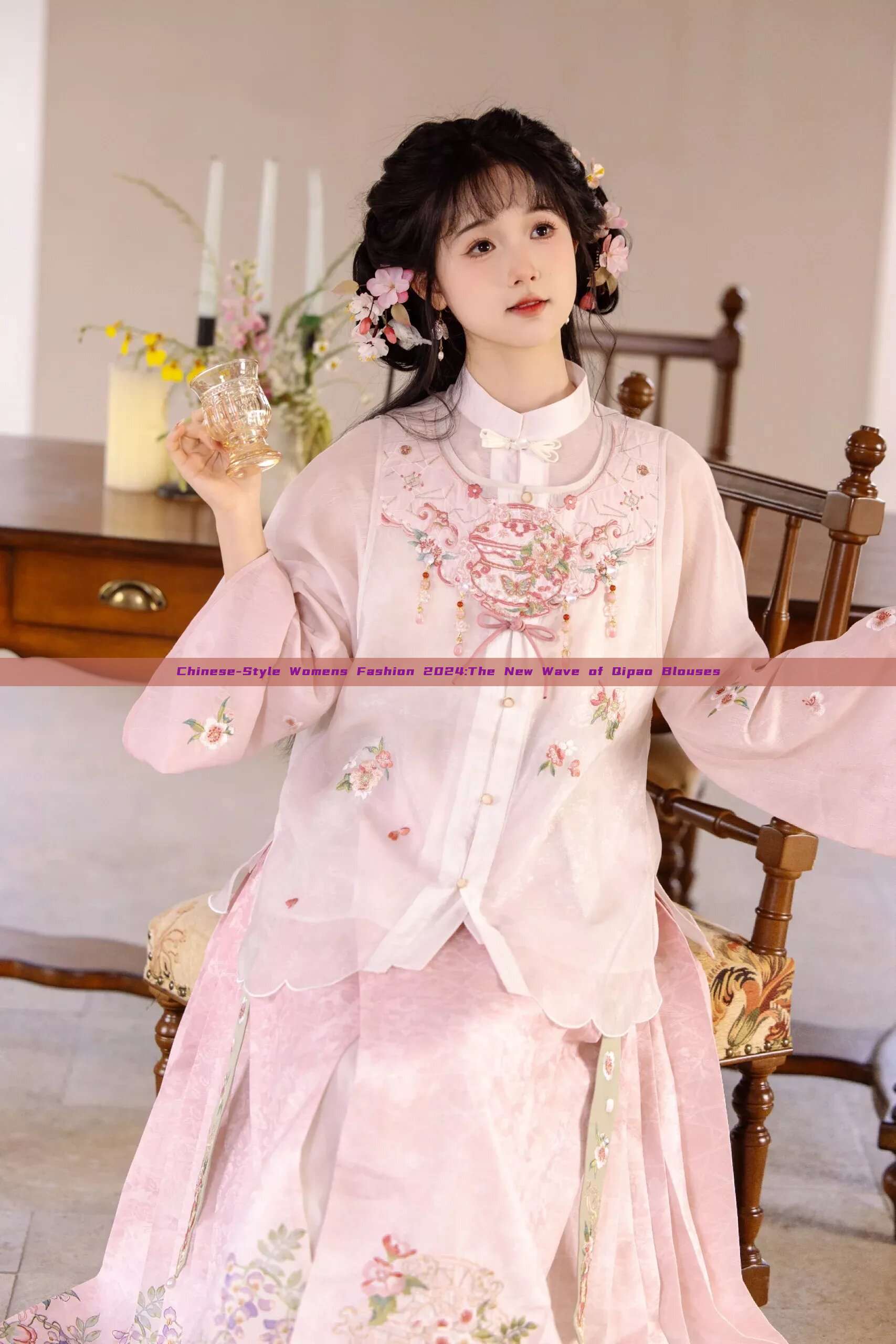Chinese-Style Womens Fashion 2024:The New Wave of Qipao Blouses Chinese-Style Womens Fashion 2024:The New Wave of Qipao Blouses