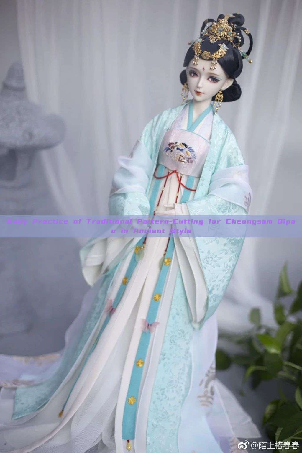 Daily Practice of Traditional Pattern-Cutting for Cheongsam Qipao in Ancient Style Daily Practice of Traditional Pattern-Cutting for Cheongsam Qipao in Ancient Style