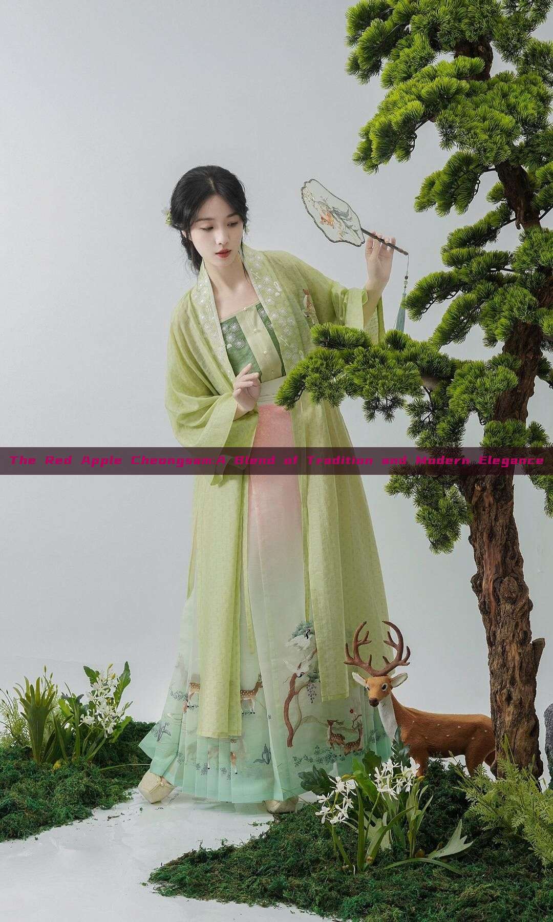 The Red Apple Cheongsam:A Blend of Tradition and Modern Elegance