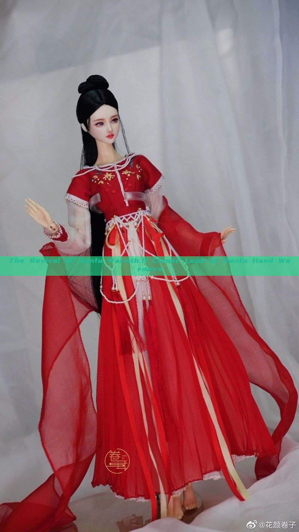 The Revival of Hanfu Warmth:A Closer Look at Hanfu Hand Warmers The Revival of Hanfu Warmth:A Closer Look at Hanfu Hand Warmers