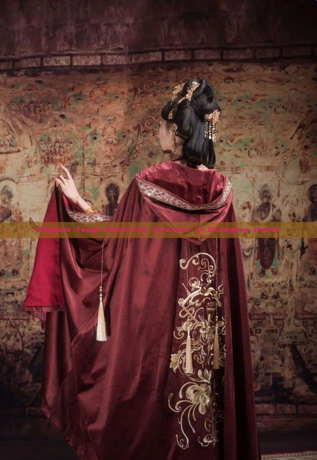 Minghua Tangs Hanfu:The Splendor of Guanghan Palace Minghua Tangs Hanfu:The Splendor of Guanghan Palace