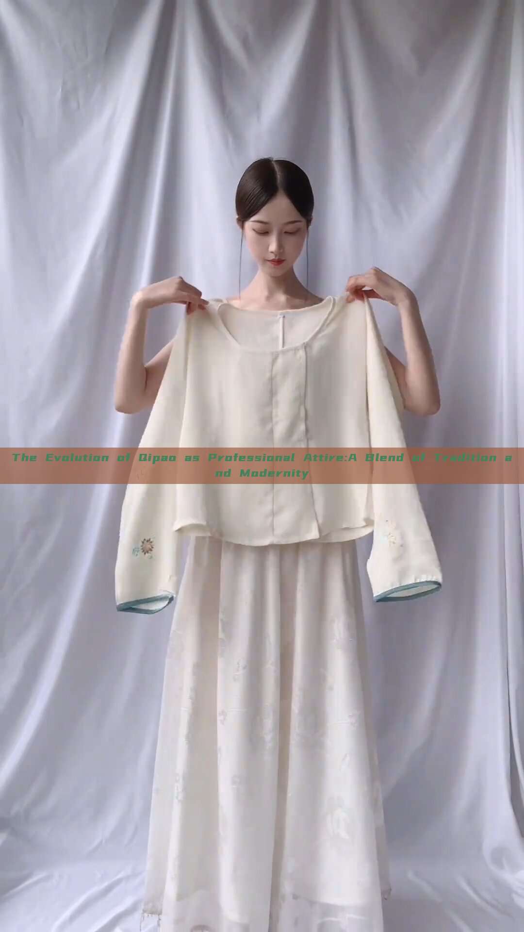 The Evolution of Qipao as Professional Attire:A Blend of Tradition and Modernity The Evolution of Qipao as Professional Attire:A Blend of Tradition and Modernity