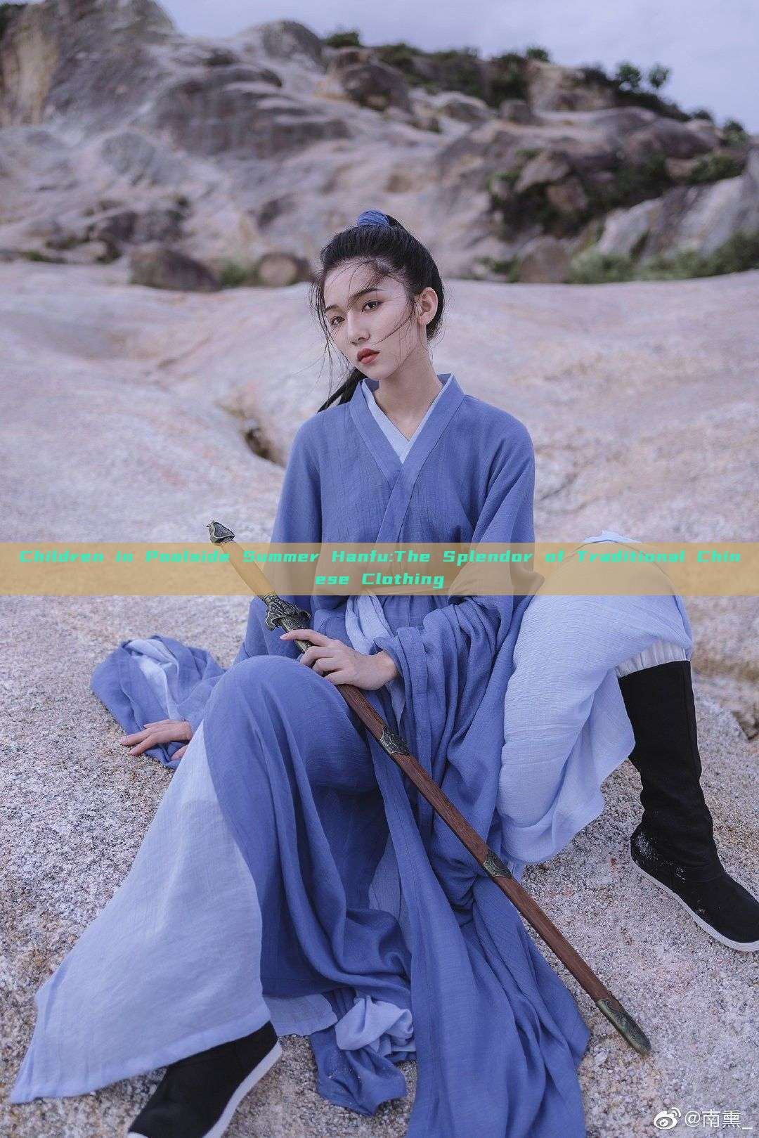 Children in Poolside Summer Hanfu:The Splendor of Traditional Chinese Clothing