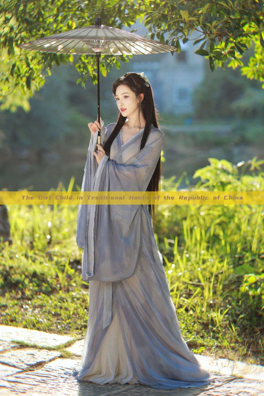 The Girl Child in Traditional Hanfu of the Republic of China The Girl Child in Traditional Hanfu of the Republic of China