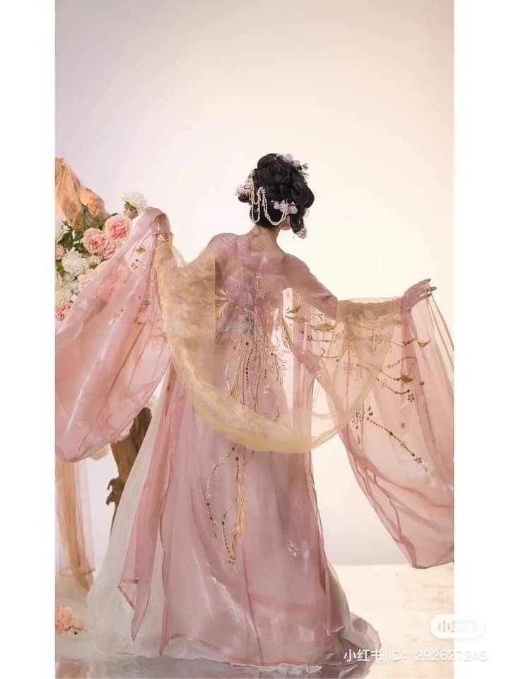 2024 Summers New Light Purple Cheongsam:A Blend of Tradition and Modern Elegance 2024 Summers New Light Purple Cheongsam:A Blend of Tradition and Modern Elegance