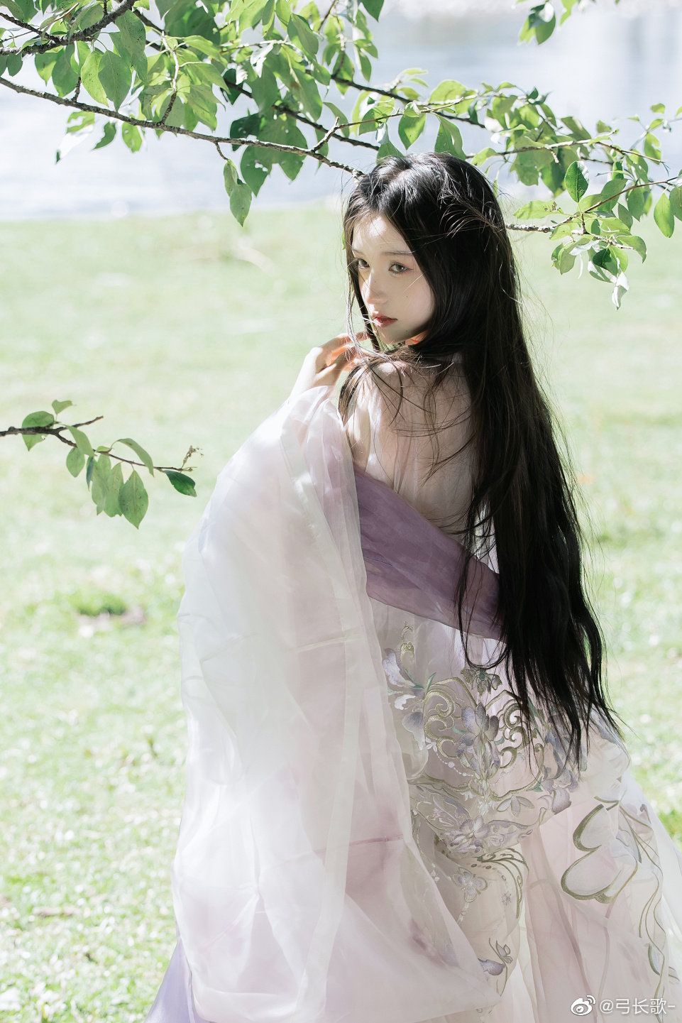 The Enchanting Elegance of Classic Dance Costumes:The Flowing Cheongsam for Women The Enchanting Elegance of Classic Dance Costumes:The Flowing Cheongsam for Women