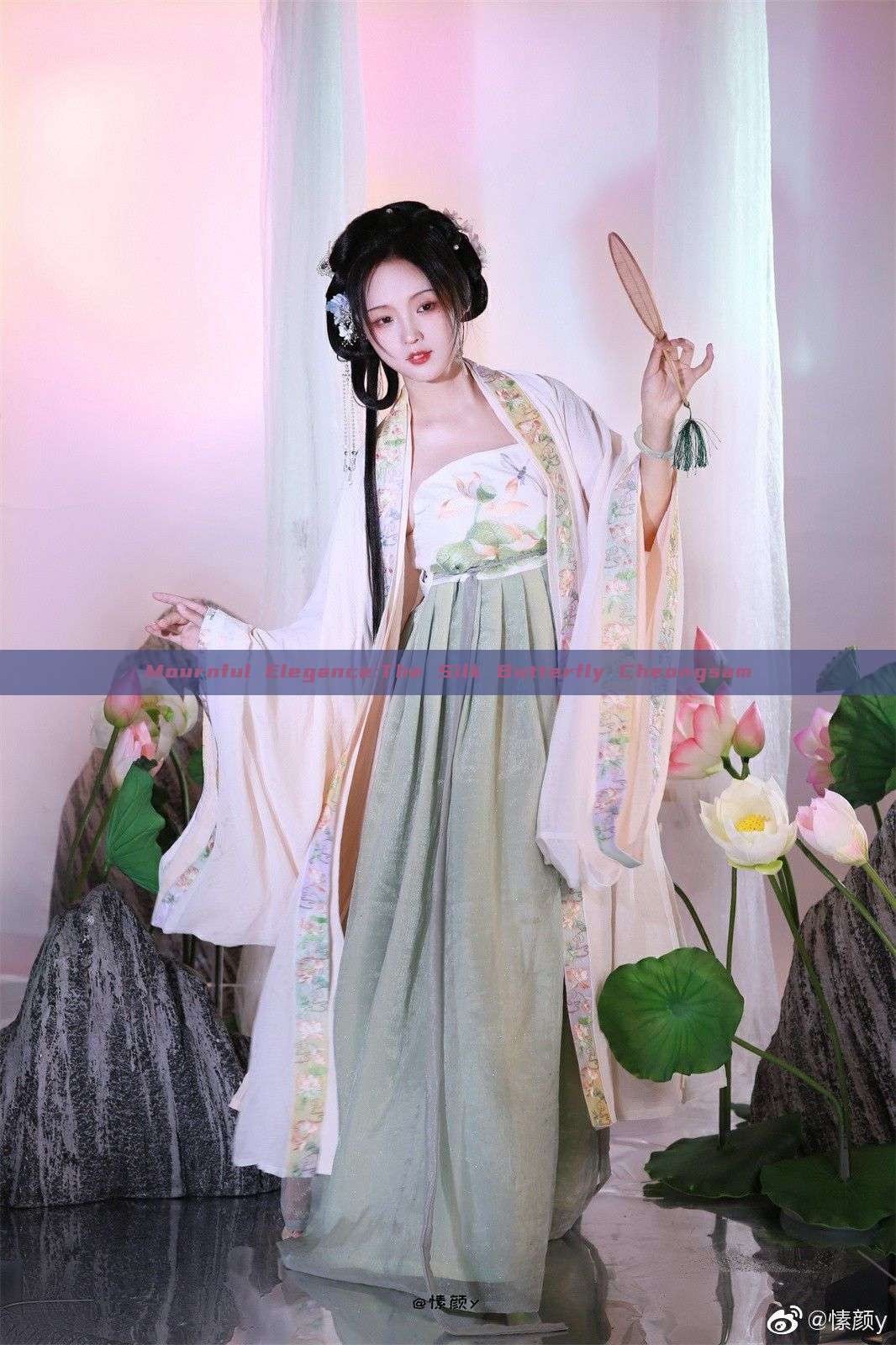 Mournful Elegance:The Silk Butterfly Cheongsam Mournful Elegance:The Silk Butterfly Cheongsam