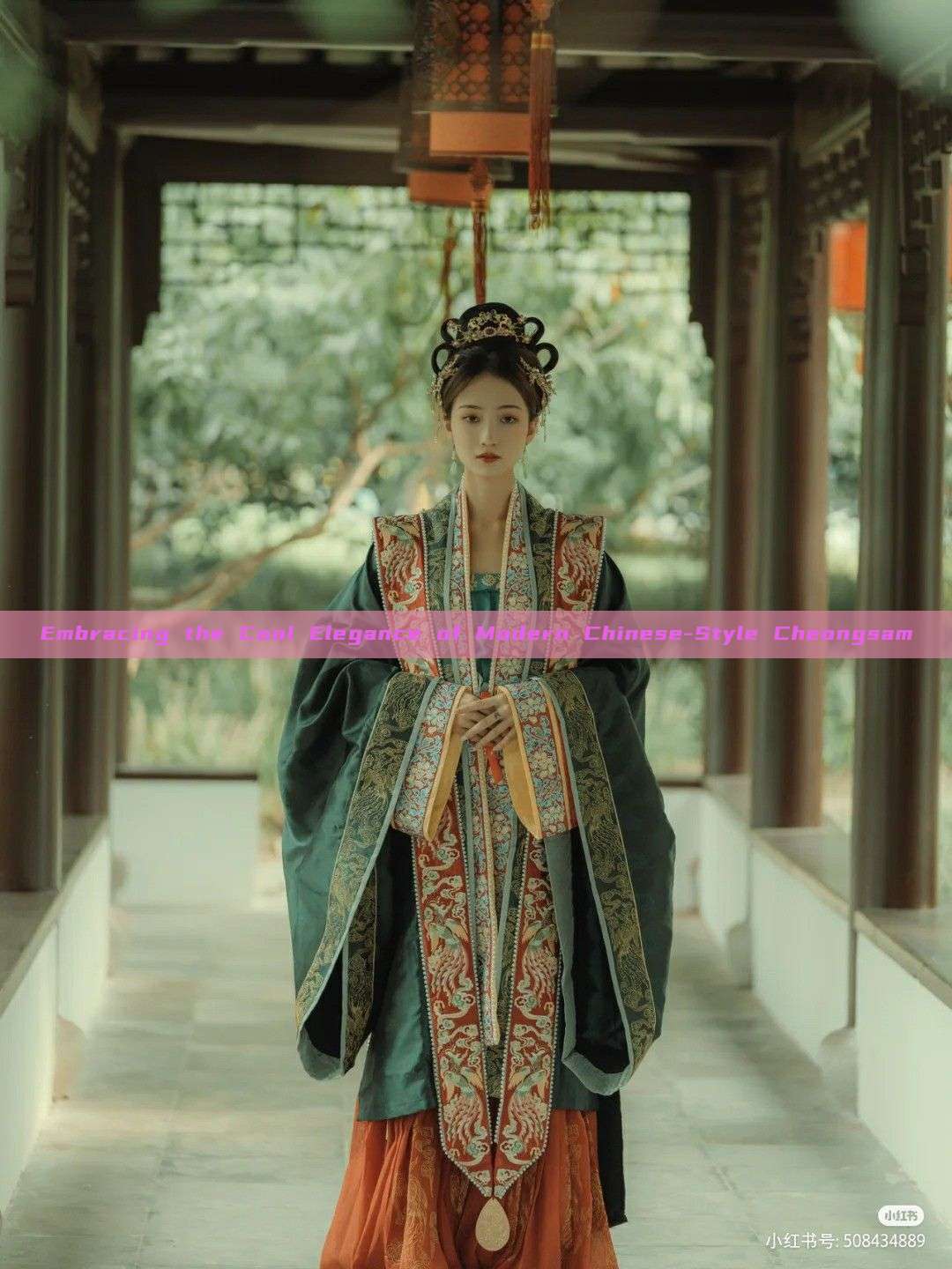 Embracing the Cool Elegance of Modern Chinese-Style Cheongsam Embracing the Cool Elegance of Modern Chinese-Style Cheongsam