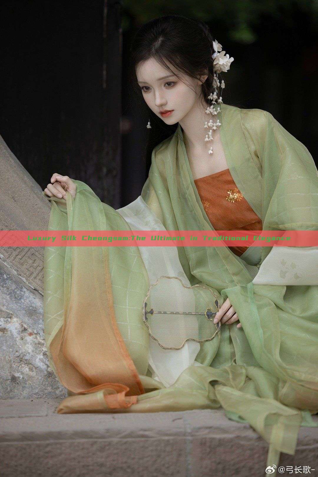 Luxury Silk Cheongsam:The Ultimate in Traditional Elegance Luxury Silk Cheongsam:The Ultimate in Traditional Elegance