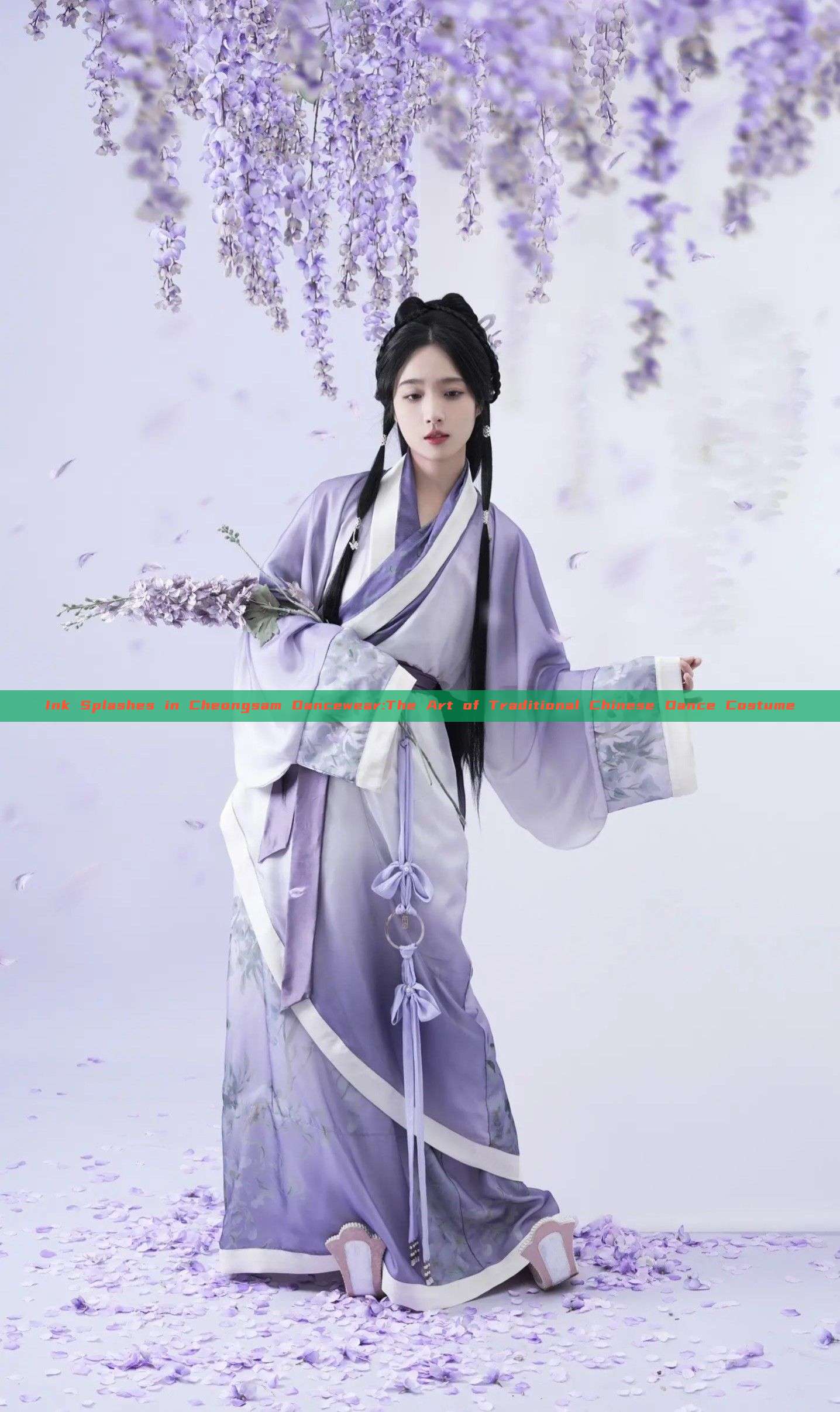 Ink Splashes in Cheongsam Dancewear:The Art of Traditional Chinese Dance Costume Ink Splashes in Cheongsam Dancewear:The Art of Traditional Chinese Dance Costume