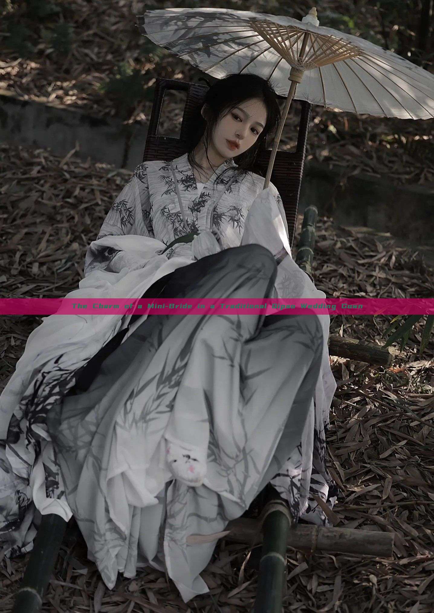 The Charm of a Mini-Bride in a Traditional Qipao Wedding Gown The Charm of a Mini-Bride in a Traditional Qipao Wedding Gown
