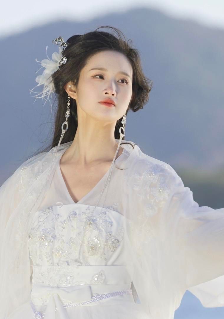 Ethnic Embroidered Cheongsam:A Symbol of Cultural Splendor Ethnic Embroidered Cheongsam:A Symbol of Cultural Splendor