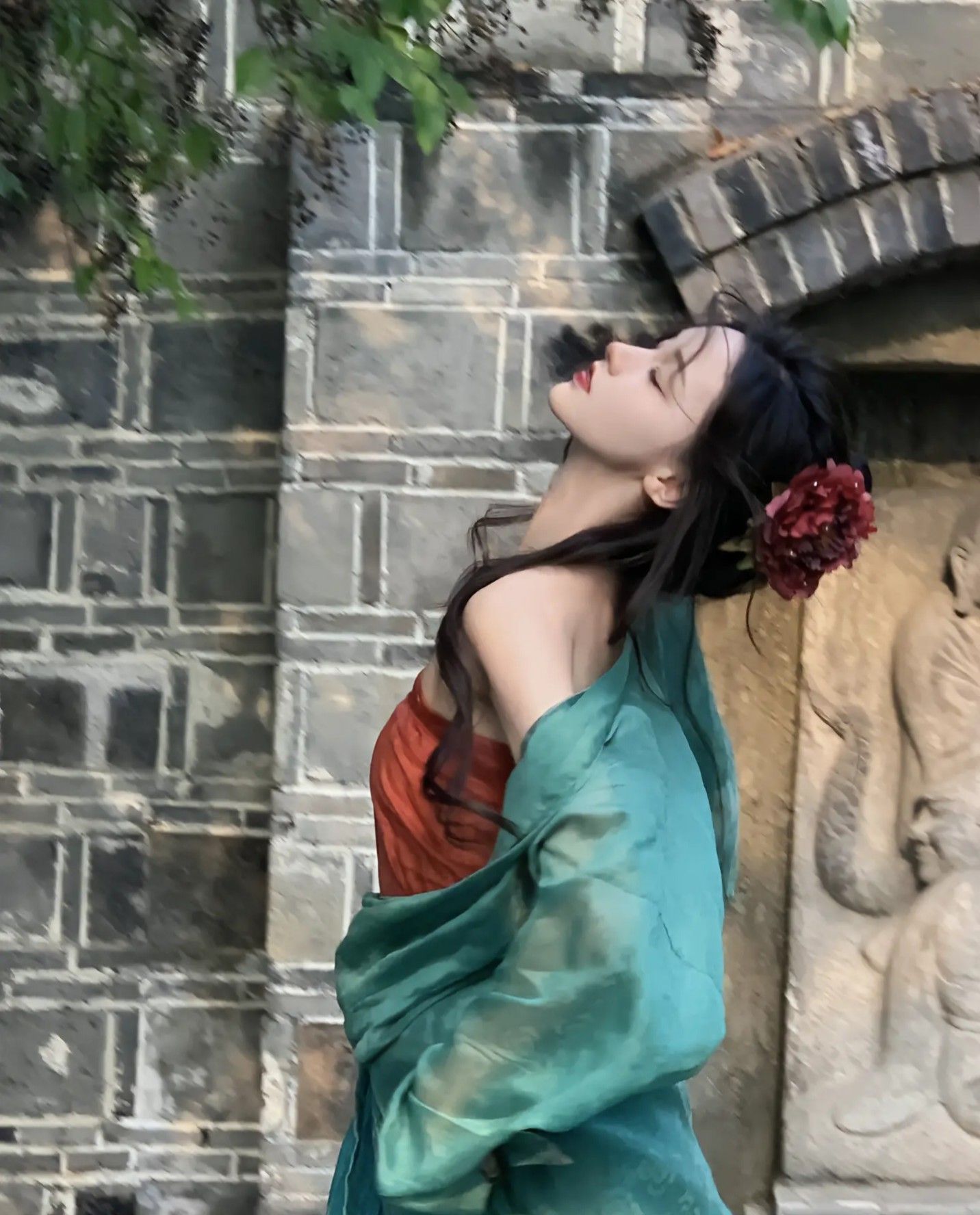 The Splendor of Song Dynasty Hanfu:The Three-Fold Skirt The Splendor of Song Dynasty Hanfu:The Three-Fold Skirt
