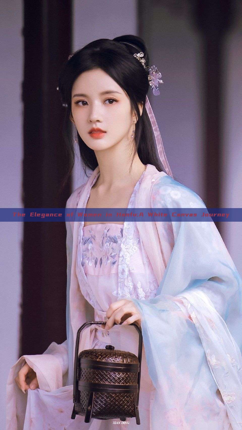 The Elegance of Women in Hanfu:A White Canvas Journey