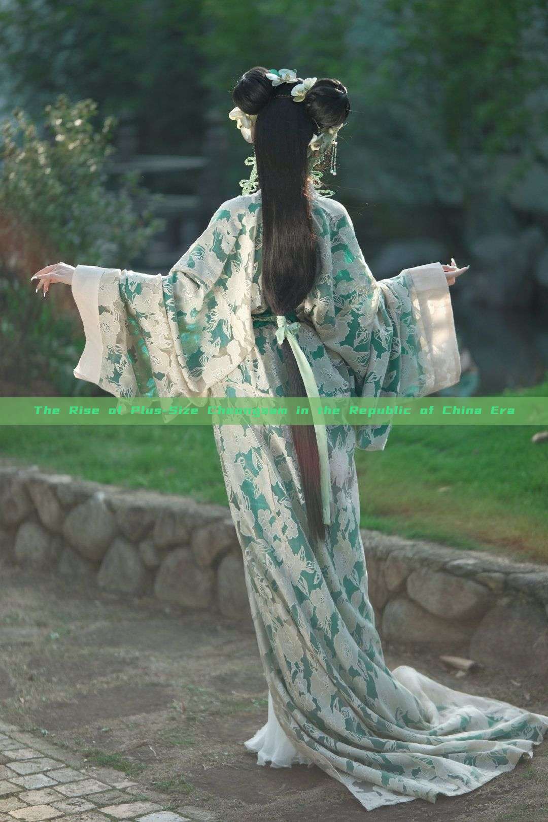 The Rise of Plus-Size Cheongsam in the Republic of China Era The Rise of Plus-Size Cheongsam in the Republic of China Era