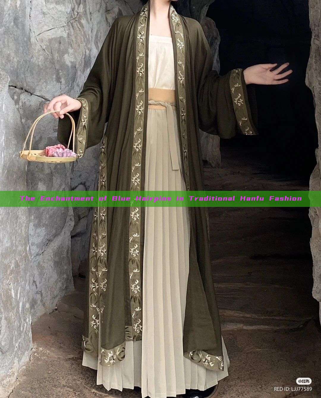 The Enchantment of Blue Hairpins in Traditional Hanfu Fashion The Enchantment of Blue Hairpins in Traditional Hanfu Fashion