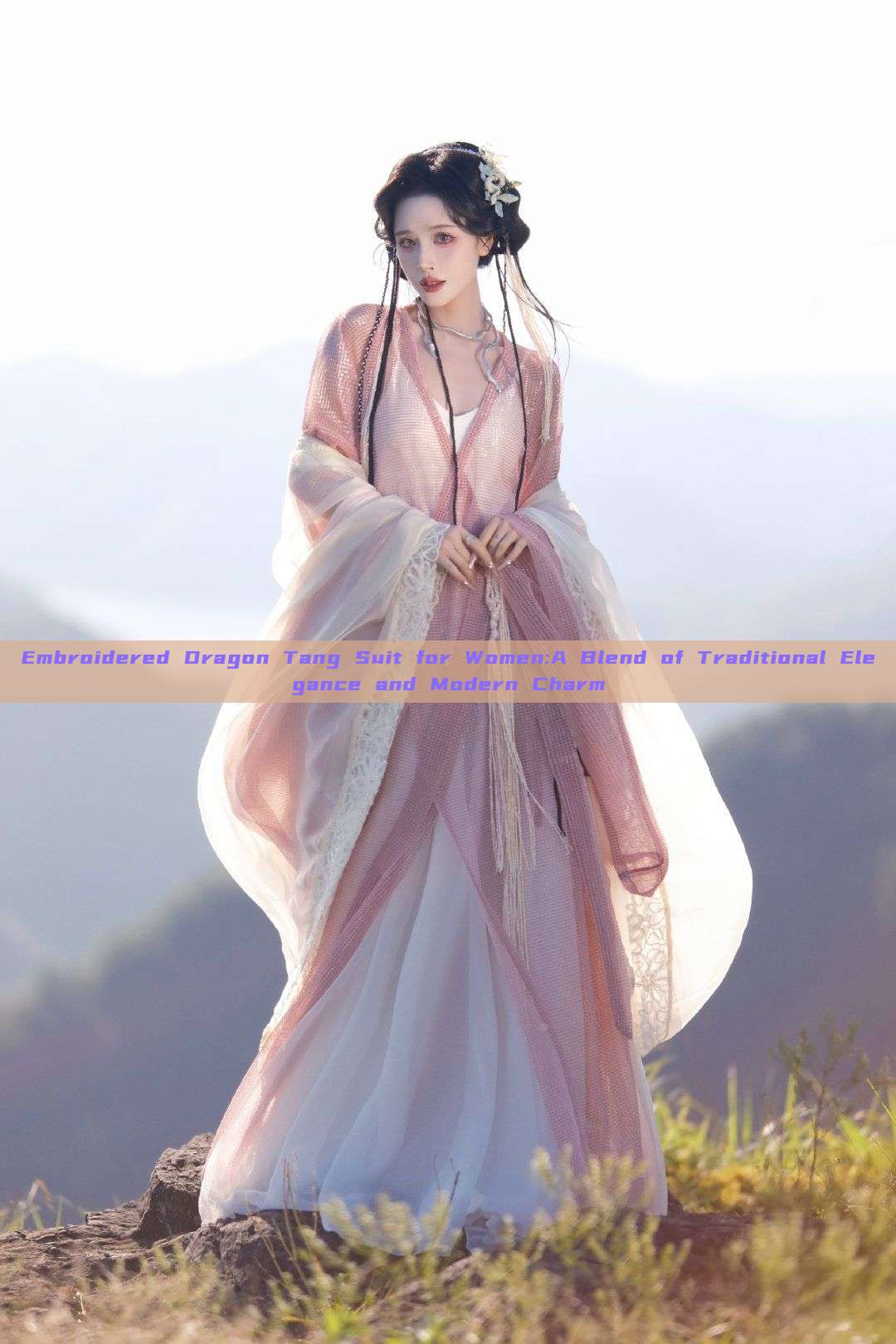 Embroidered Dragon Tang Suit for Women:A Blend of Traditional Elegance and Modern Charm Embroidered Dragon Tang Suit for Women:A Blend of Traditional Elegance and Modern Charm