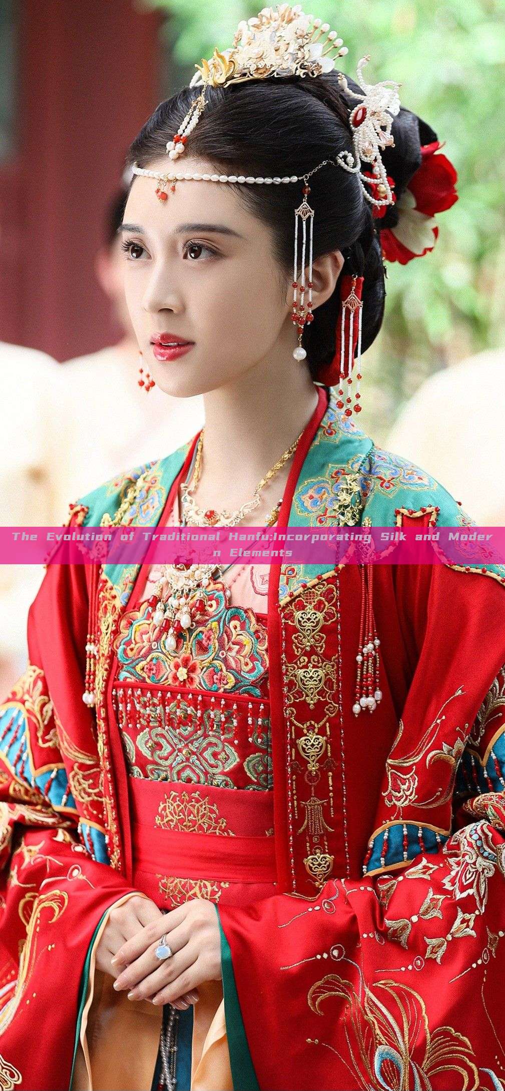The Evolution of Traditional Hanfu:Incorporating Silk and Modern Elements The Evolution of Traditional Hanfu:Incorporating Silk and Modern Elements