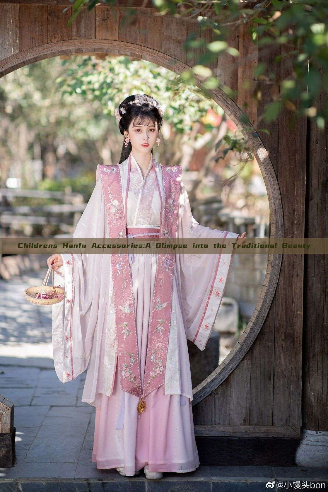 Childrens Hanfu Accessories:A Glimpse into the Traditional Beauty