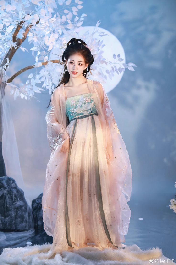 Embroidery-Adorned Cheongsam Qipao:A Blend of Tradition and Elegance Embroidery-Adorned Cheongsam Qipao:A Blend of Tradition and Elegance