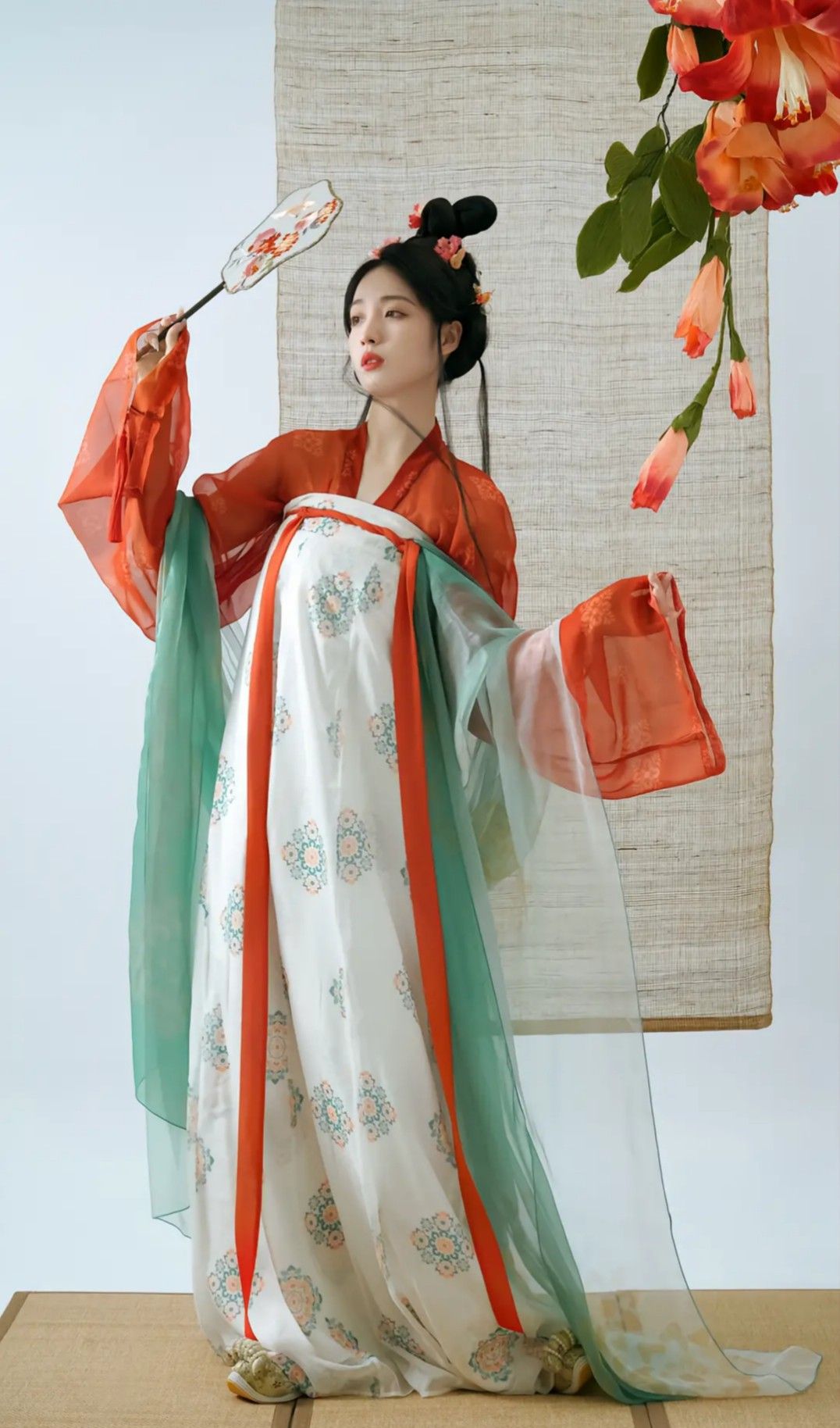 The Enchantment of Skirt-Style Hanfu for a 13-Year-Old Girl The Enchantment of Skirt-Style Hanfu for a 13-Year-Old Girl