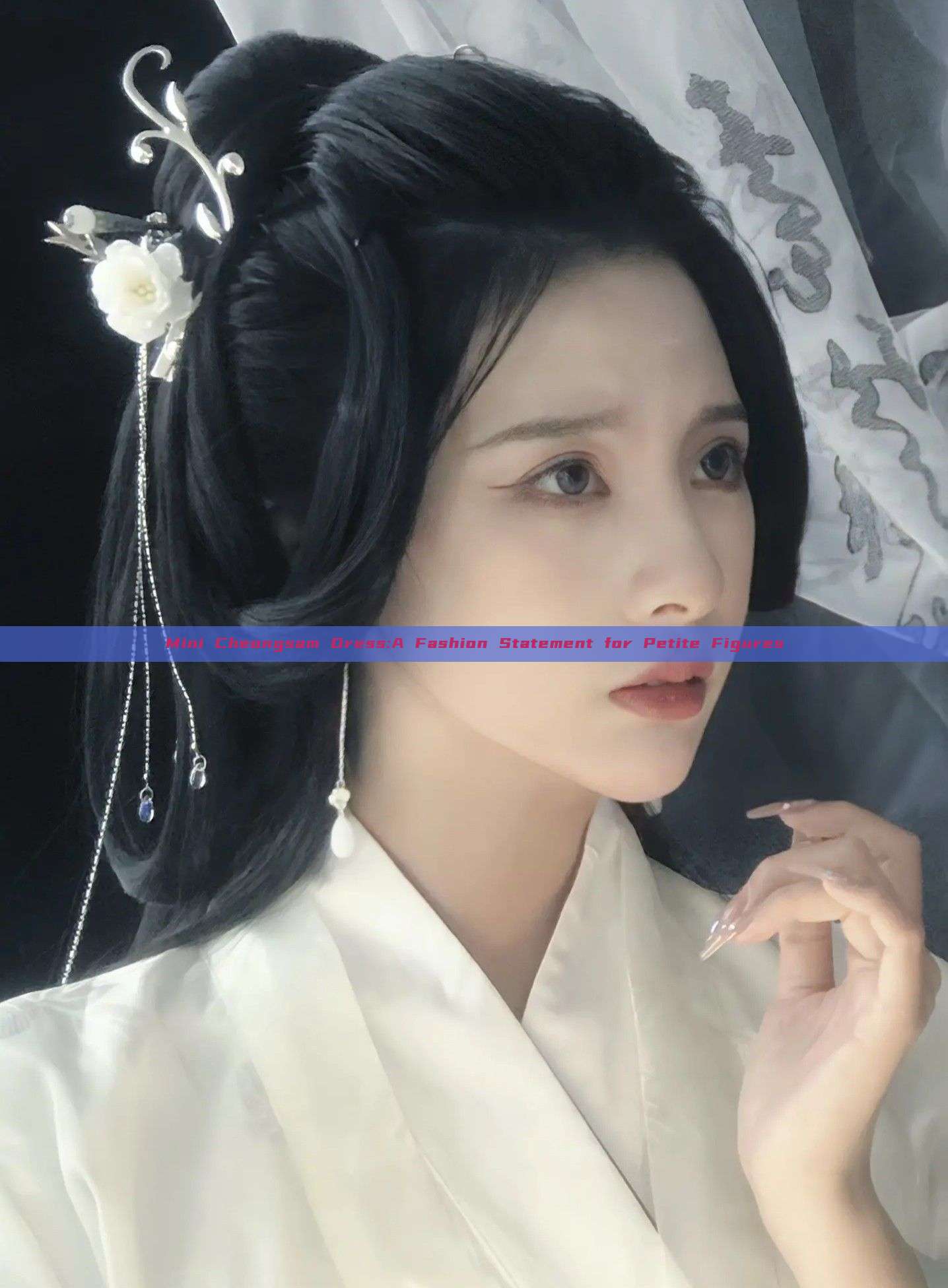 Mini Cheongsam Dress:A Fashion Statement for Petite Figures