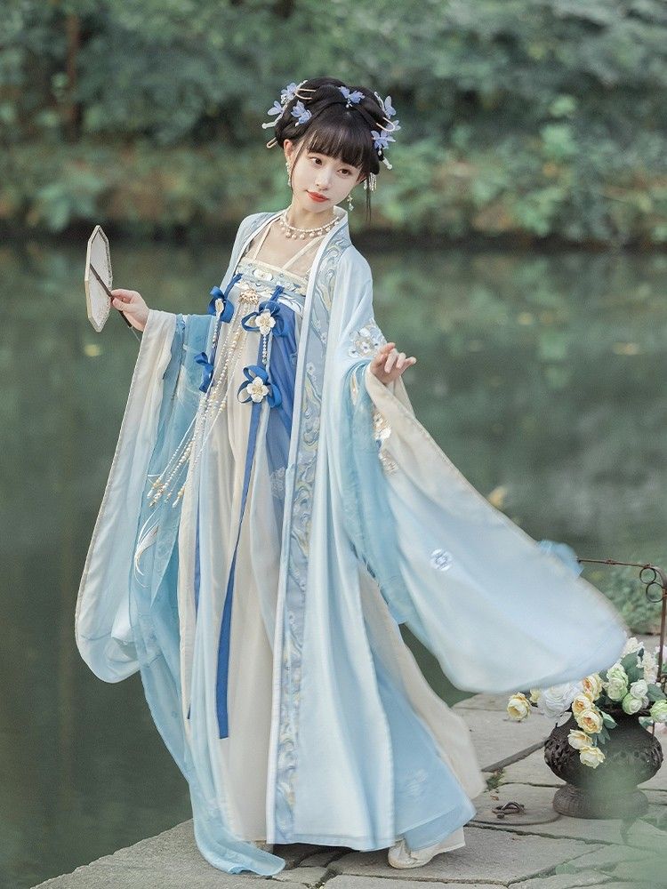 The Charm of Pavilion Skirt and the Moonlight over the Lotus Pond The Charm of Pavilion Skirt and the Moonlight over the Lotus Pond
