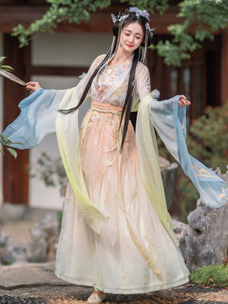 The Story of Mr.Cheongsam:Cui Wanzhis Journey in Traditional Elegance The Story of Mr.Cheongsam:Cui Wanzhis Journey in Traditional Elegance