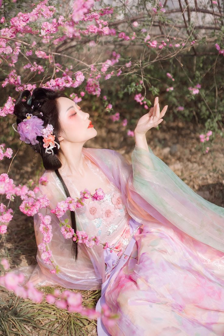 The Evolution of Qipao:The Modern Ode to Chinese Heritage in the Form of Aodi The Evolution of Qipao:The Modern Ode to Chinese Heritage in the Form of Aodi