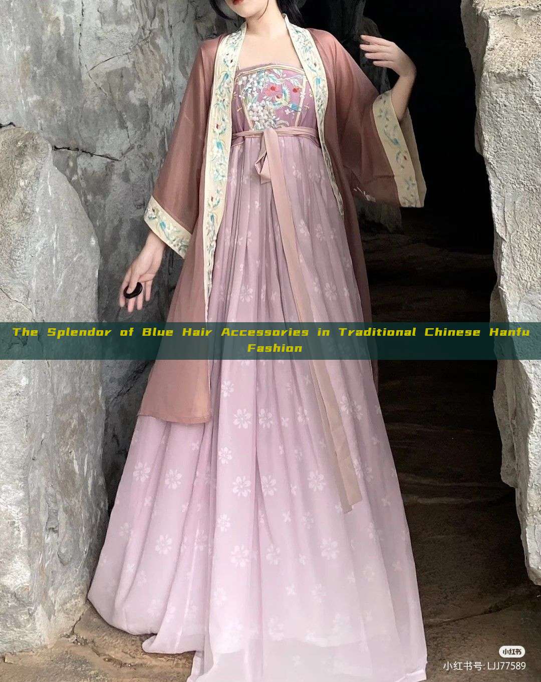 The Splendor of Blue Hair Accessories in Traditional Chinese Hanfu Fashion The Splendor of Blue Hair Accessories in Traditional Chinese Hanfu Fashion