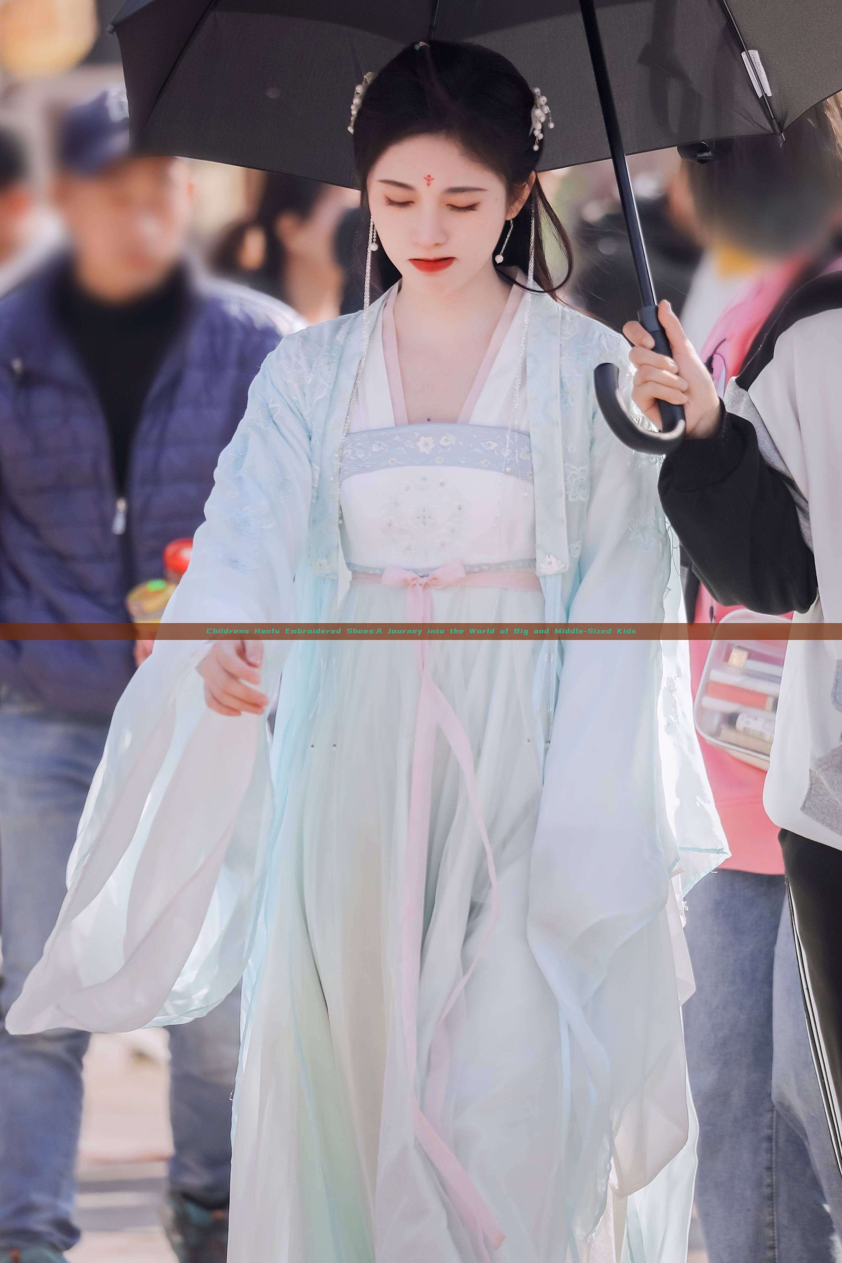 Childrens Hanfu Embroidered Shoes:A Journey into the World of Big and Middle-Sized Kids Childrens Hanfu Embroidered Shoes:A Journey into the World of Big and Middle-Sized Kids
