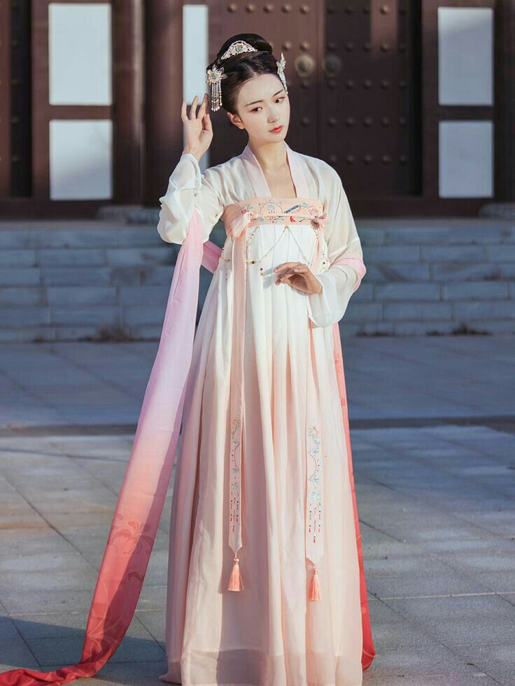 Short-Style Cheongsam for Summer:Fashion and Comfort in Harmony Short-Style Cheongsam for Summer:Fashion and Comfort in Harmony
