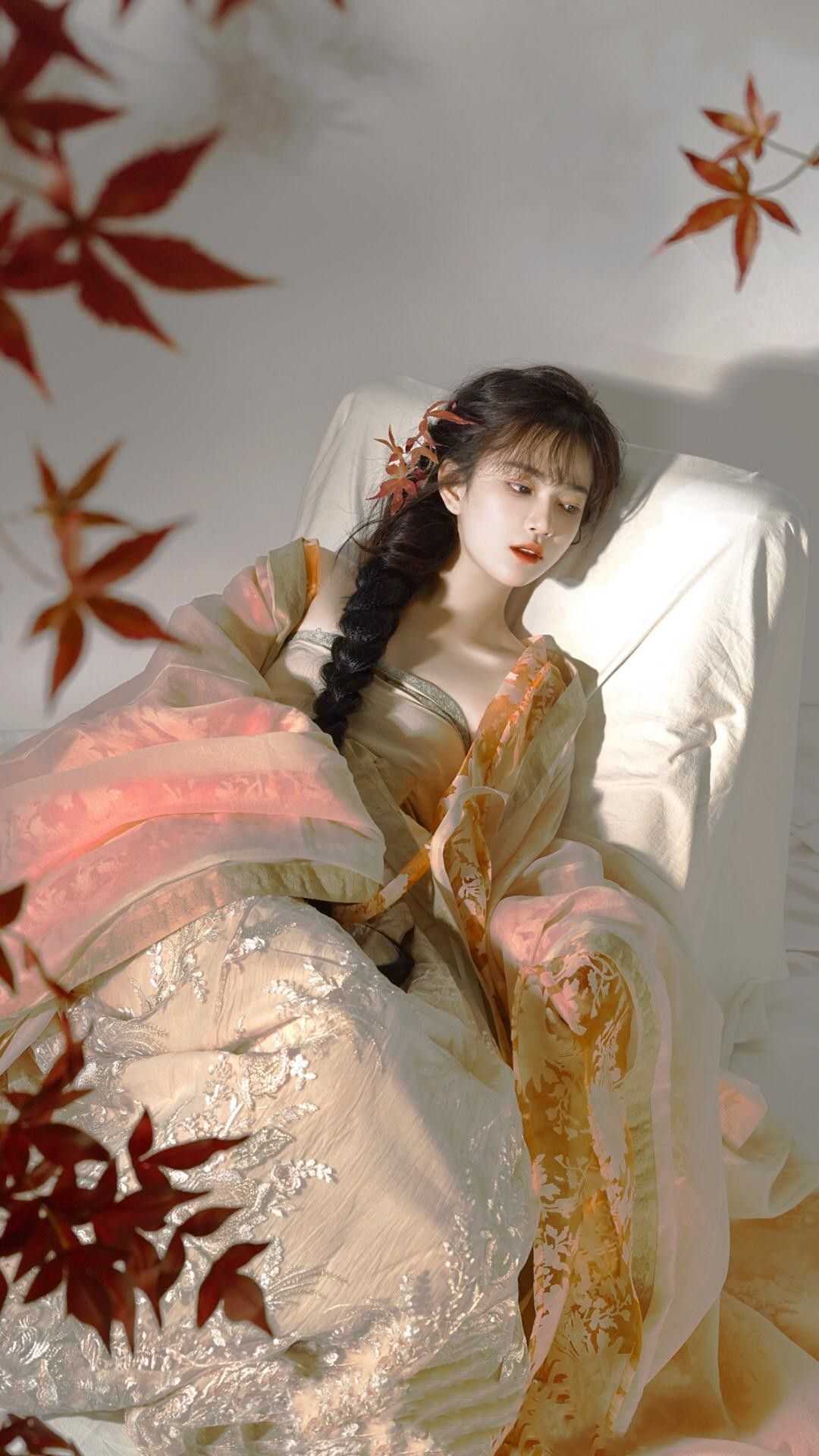 The Resurgence of Hanfu Fringes:A Tale of Traditional Elegance and Modern Charm The Resurgence of Hanfu Fringes:A Tale of Traditional Elegance and Modern Charm