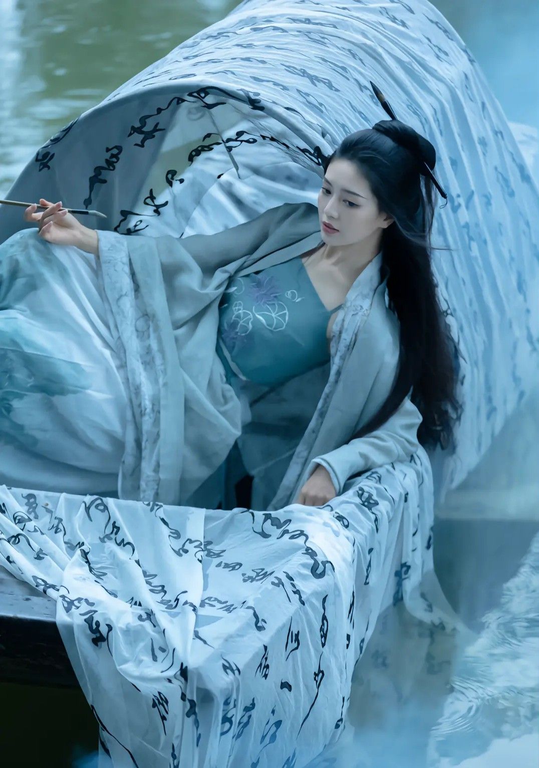 Petite Power:Styling a Qipao for a Curvier Winter Petite Power:Styling a Qipao for a Curvier Winter