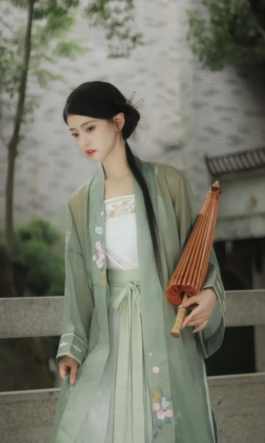 Hanfu Hair Accessories for Children:The Rise of Hanfu假发包的流行与儿童汉服热潮 Hanfu Hair Accessories for Children:The Rise of Hanfu假发包的流行与儿童汉服热潮