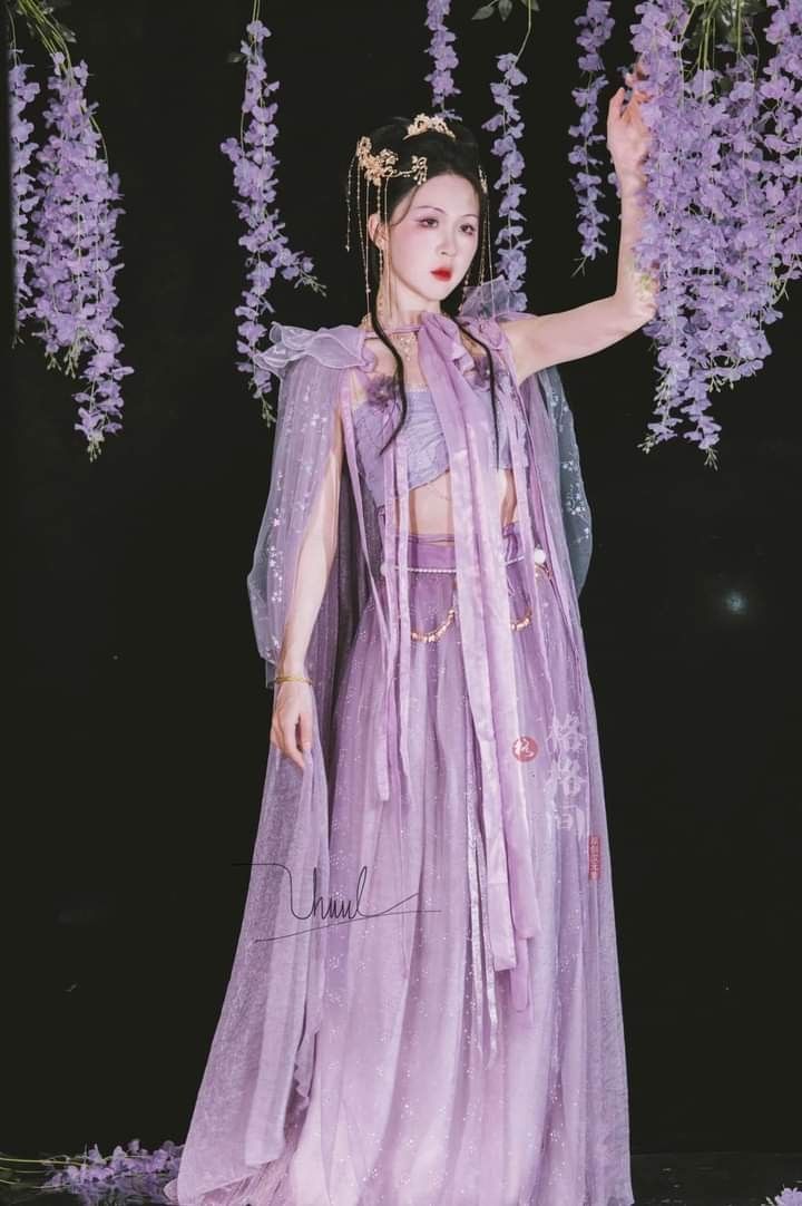 The Rise of Hanfu Accessories:The假发头箍 as a Symbol of Cultural Revival The Rise of Hanfu Accessories:The假发头箍 as a Symbol of Cultural Revival