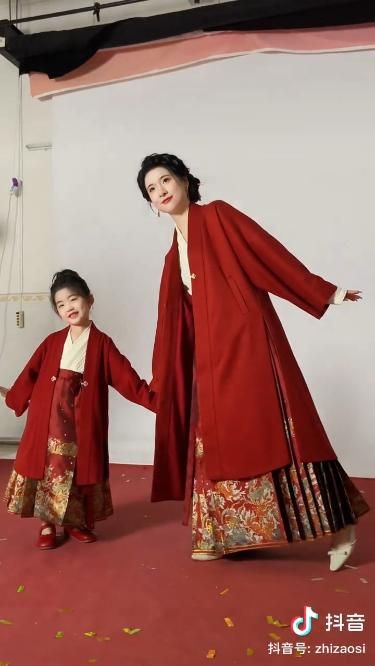 Exploring the Imperfections of Horseface Skirt Fabric:A Detailed Analysis Exploring the Imperfections of Horseface Skirt Fabric:A Detailed Analysis
