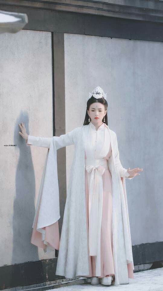 Unveiling the New Charm of Xiangyunsha Cheongsam:The Elegance of Modern Qipao