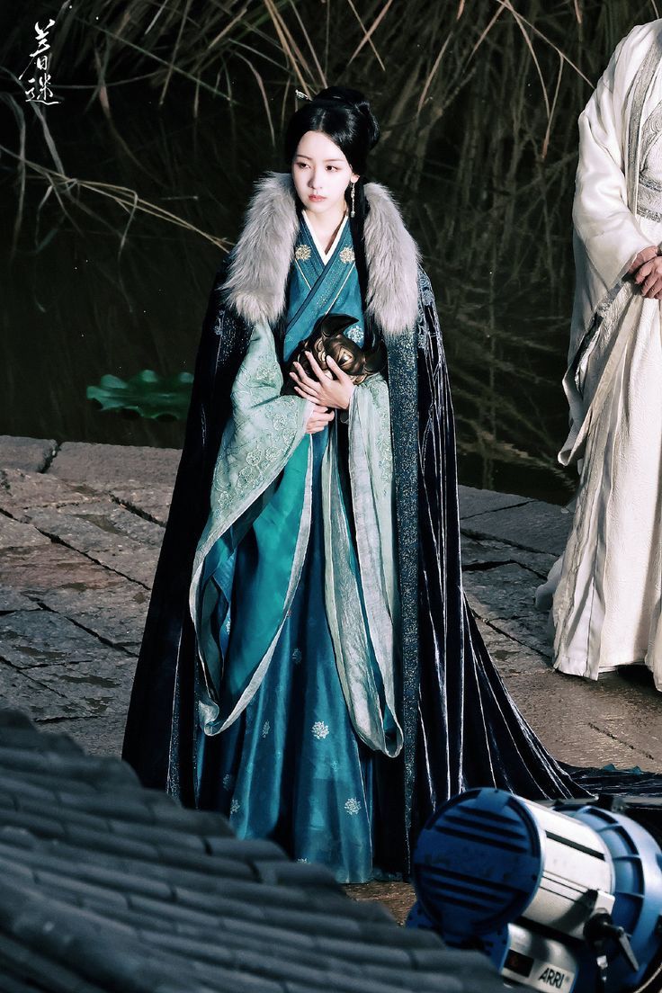 The Ming-Style Hanfu:A Closer Look at the Cross-Front Design The Ming-Style Hanfu:A Closer Look at the Cross-Front Design