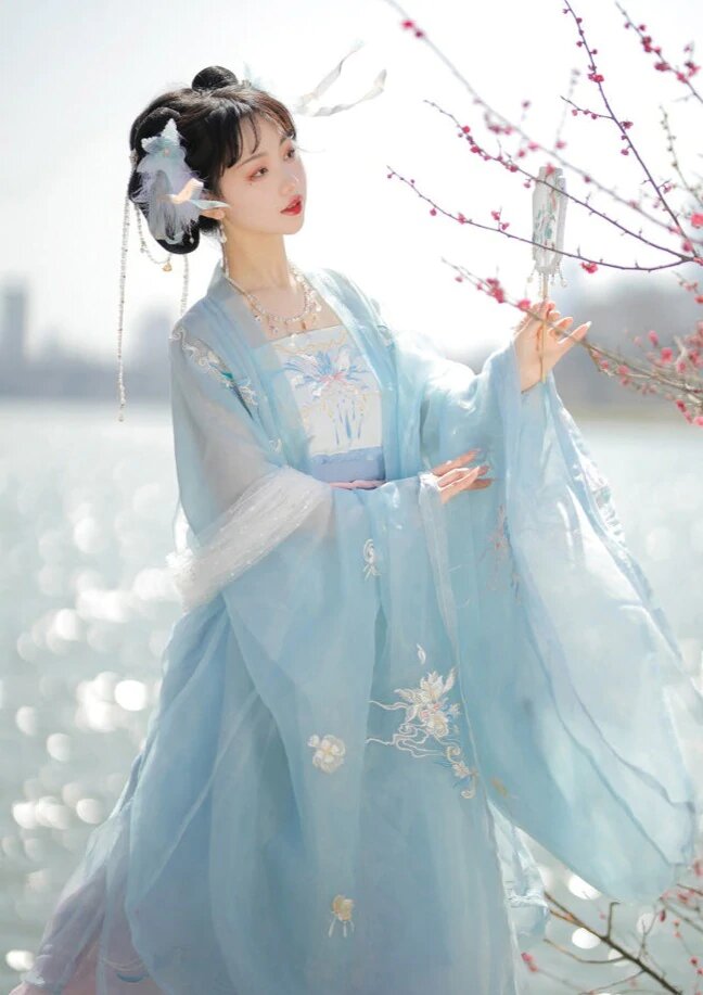 Elegance Unveiled:The Upscale Cheongsam of Suzhou Elegance Unveiled:The Upscale Cheongsam of Suzhou