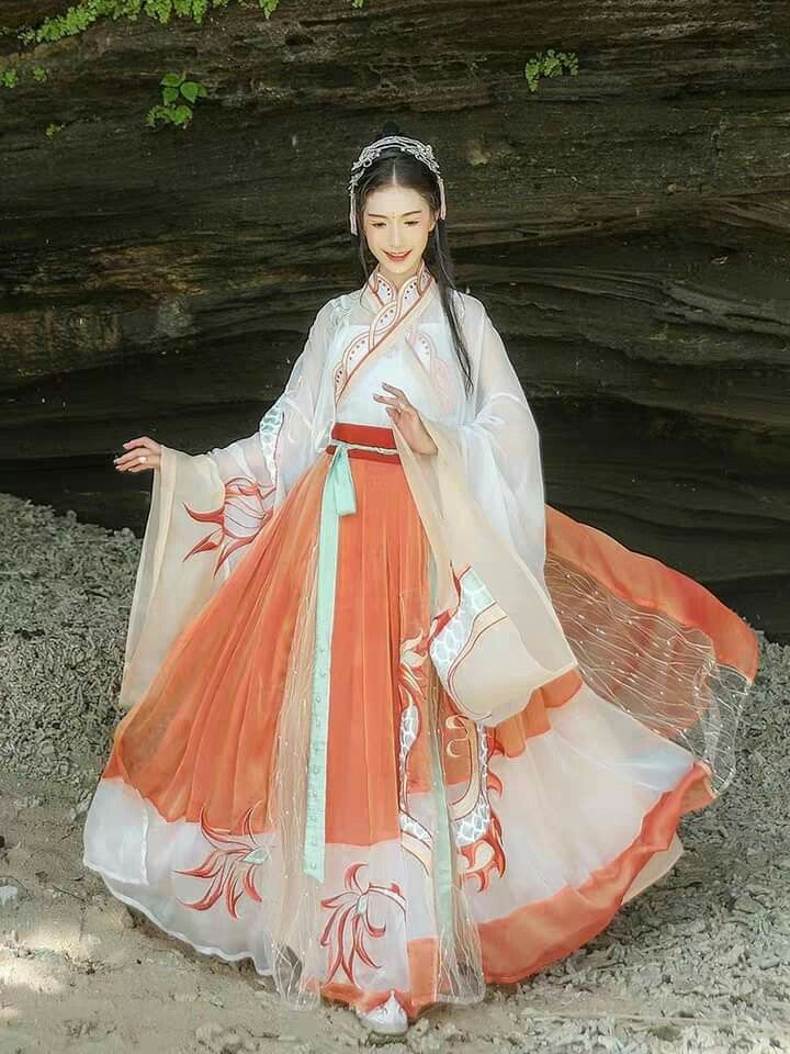 Reinventing the Classic:Sleeve-Adjusted Cheongsam Dress with a Modern Twist Reinventing the Classic:Sleeve-Adjusted Cheongsam Dress with a Modern Twist