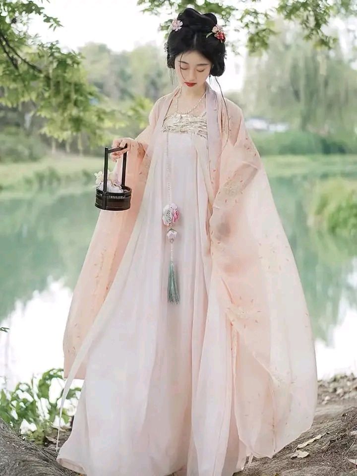 The Enchanting Charm of Cheongsams Butterfly-Inspired Yajins The Enchanting Charm of Cheongsams Butterfly-Inspired Yajins