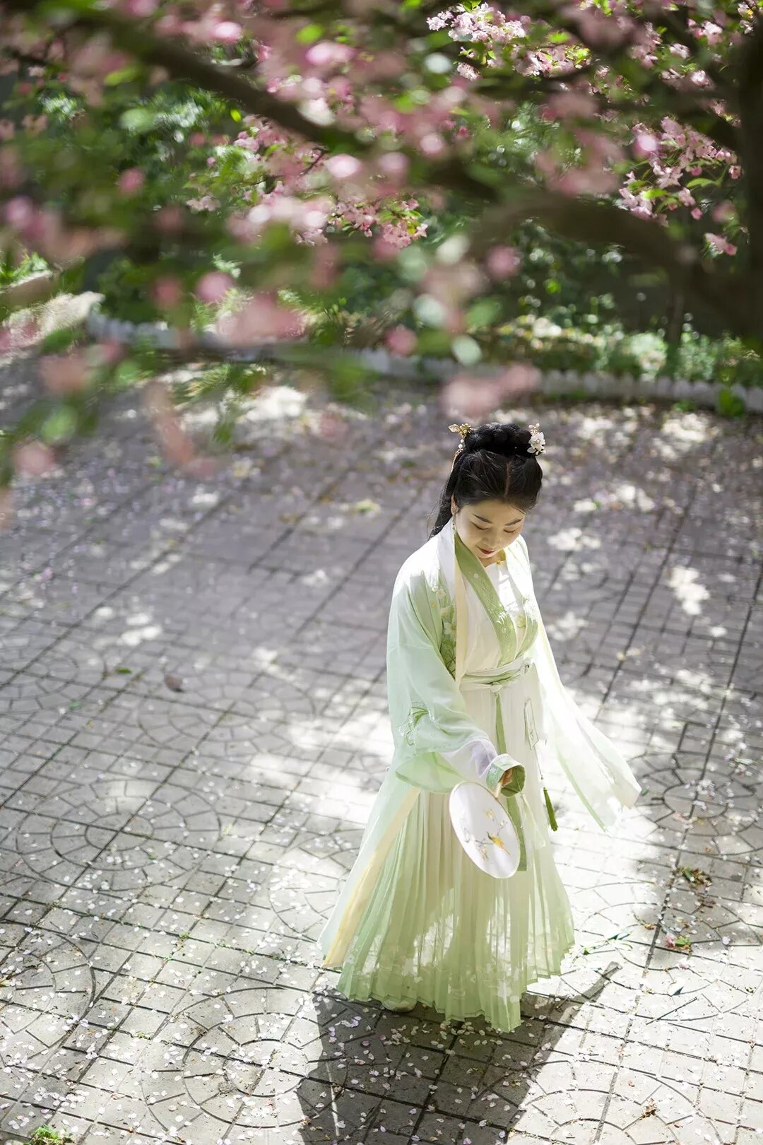 The Enchantment of a Purple Hanfu Butterfly The Enchantment of a Purple Hanfu Butterfly